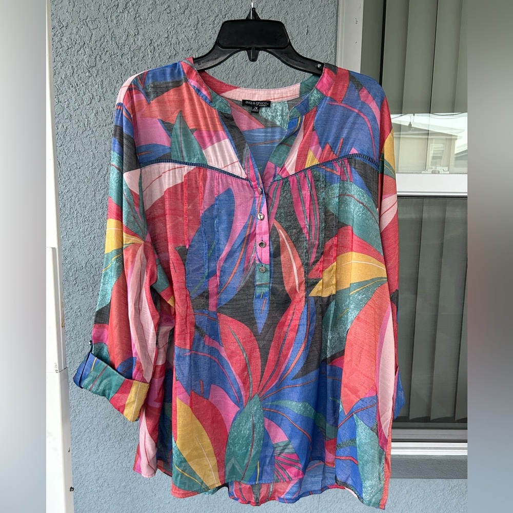 Ava & Grace 2X Geometric Shimmery V-neck Front Pleats Roll Tab Sleeves Blouse